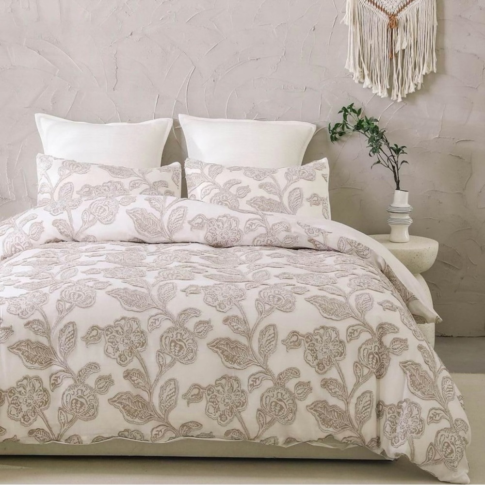 NEW Anthropologie Embroidered Floral Jacquard Cotton Bedding Duvet & Sham Set
